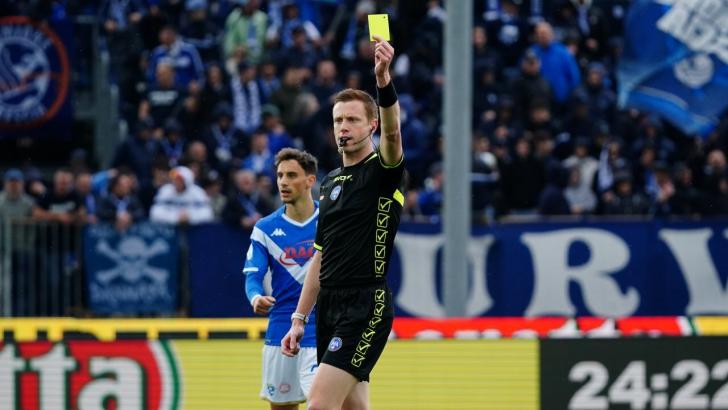 Italian referee Kevin Bonacina
